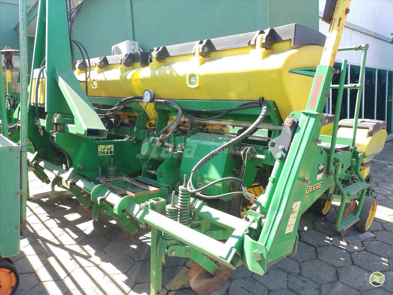 PLANTADEIRA JOHN DEERE PLANTADEIRAS 1111 Rolatrek Implementos Agrícolas - Stara CASTRO PARANÁ PR
